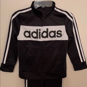 Boys Adidas 2pc tracksuit